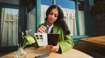 دخول قوي.. موتورولا تطلق هواتف قابلة للطي كبيرة الحجم 2025